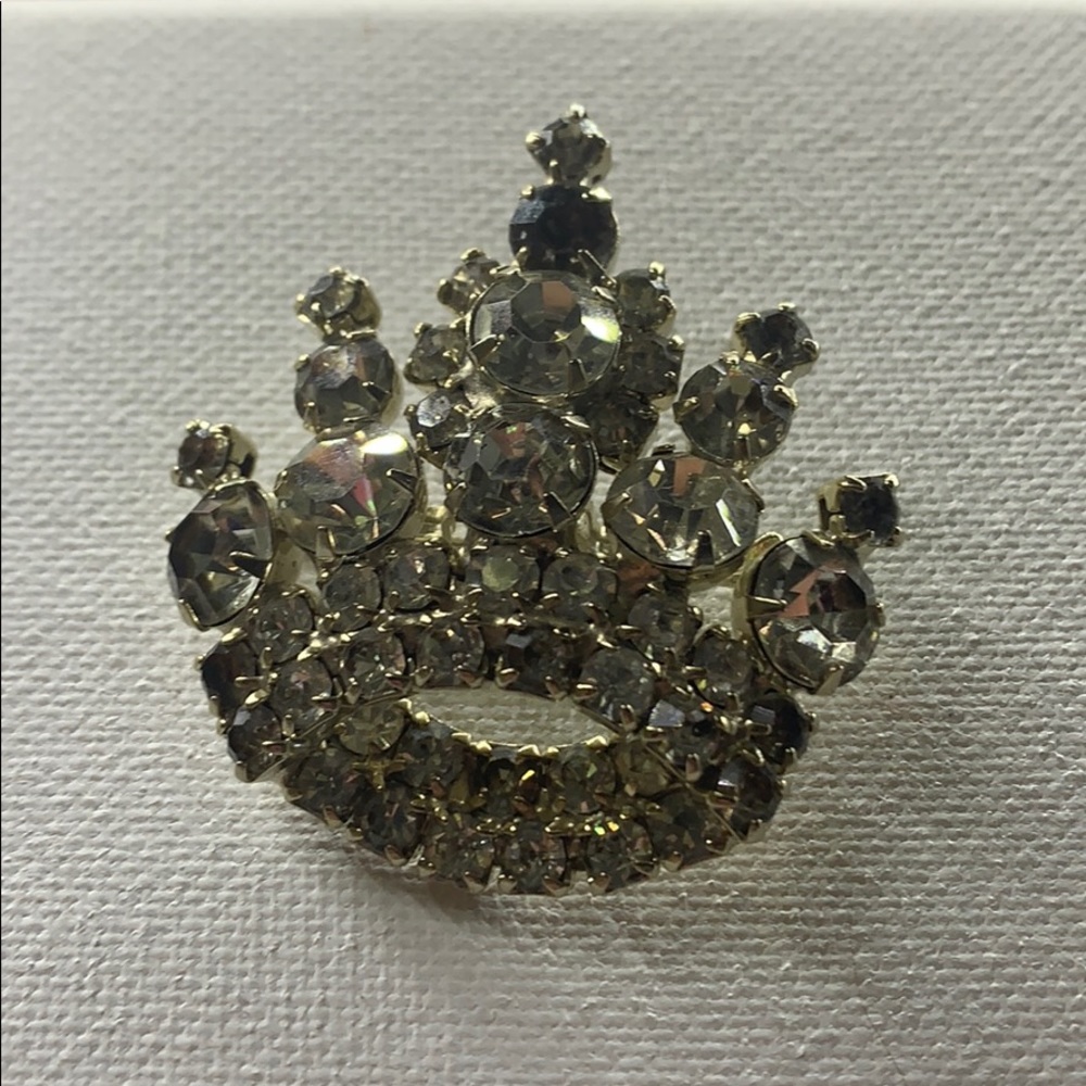 Crown Pin with rhinestones medium